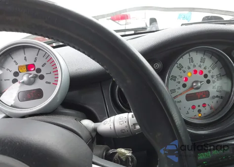 2006 Mini Cooper z USA, uszkodzony, nr VIN WMWRC33516TJ75224